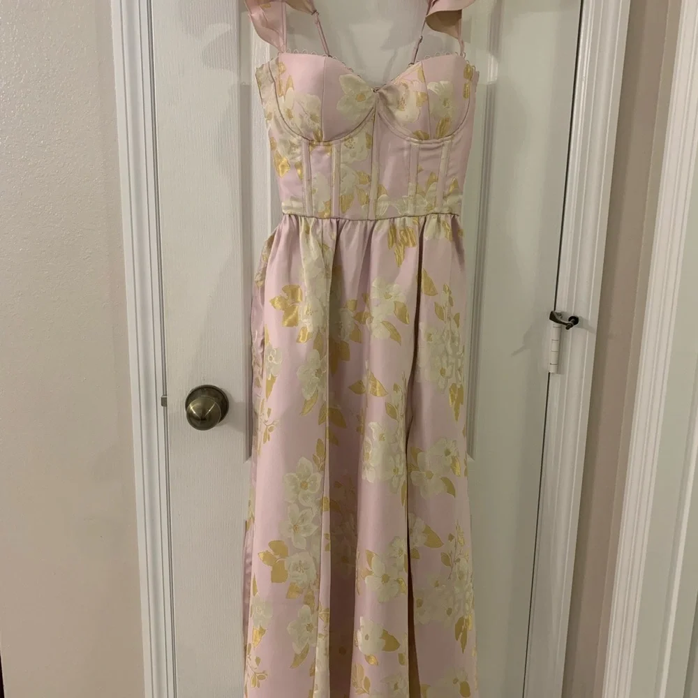 V. Chapman bridesmaid dresses. Sizes 0, 2, and 8. - Picture 8 of 10